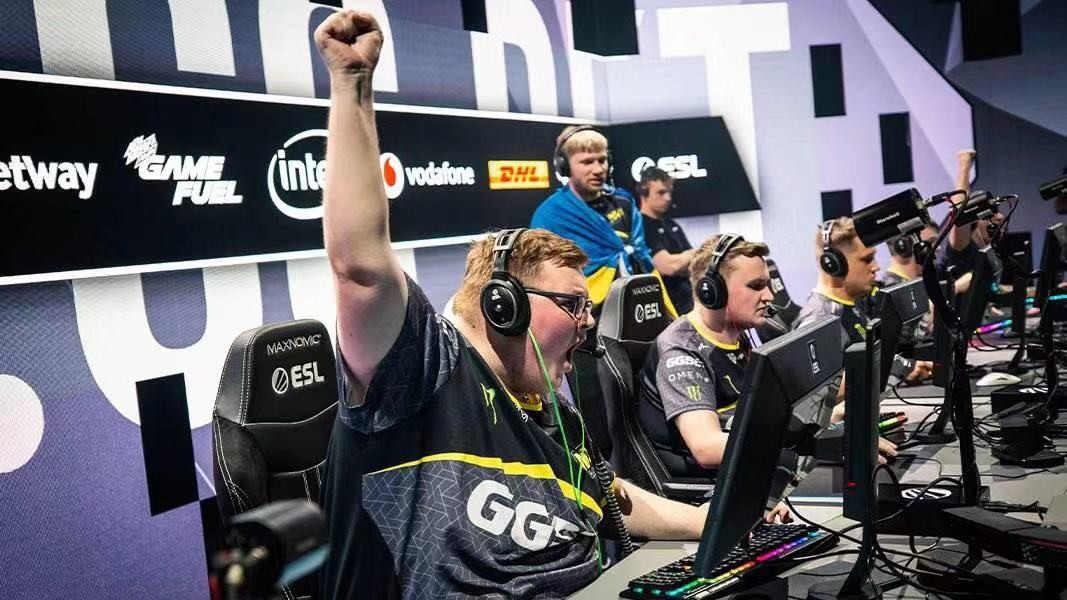 还是传球的 还是传球的