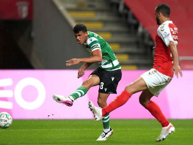 占据明显上 占据明显上