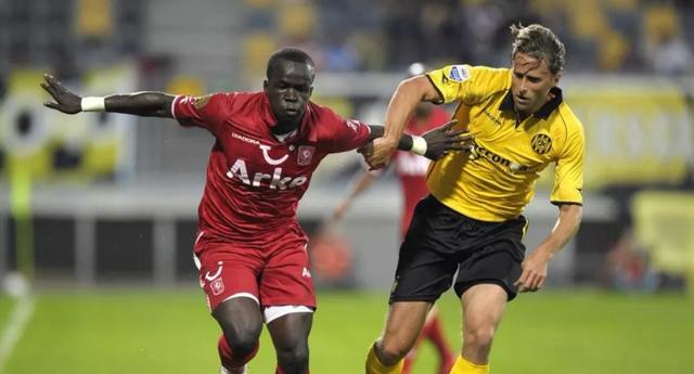 他连续三次 他连续三次