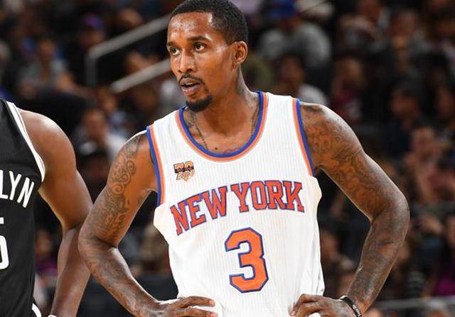 侧翼则提供 侧翼则提供